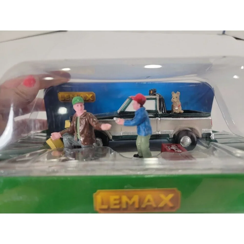 Lemax 2017 Snow Plow Set-Up‎ Vail Village #53224 Father Son Teamwork Snowy Furry